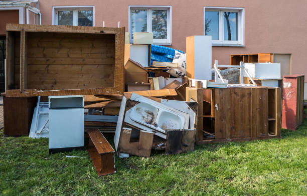 Best Yard Waste Removal  in Flowood, MS